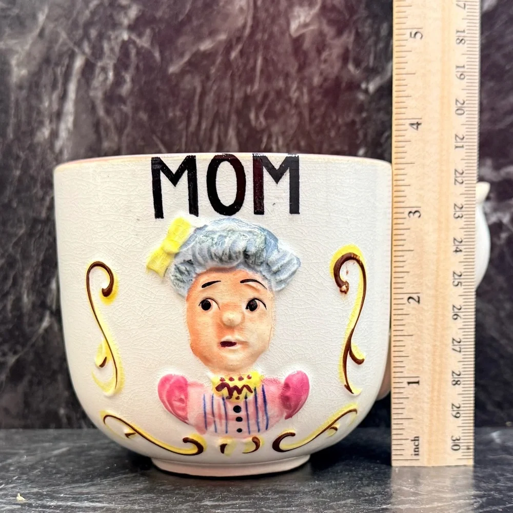 LEFTON “Mom” Mug